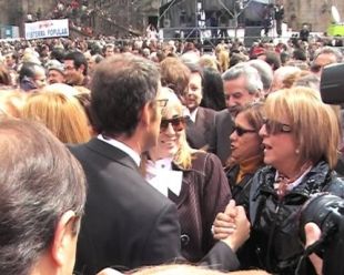 Feijoo, o protagonista, foi o m&aacute;is solicitado &aacute; hora dos abrazos / Fotos: I.G.C.