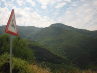 Os mu&iacute;&ntilde;os de vento, duns 100 metros, situaranse no cimo dunha monta&ntilde;a de 1.440 metros e ser&aacute;n vis&iacute;beis dende o Bierzo ou Lugo capital