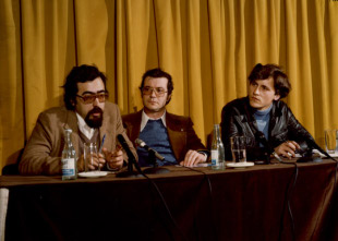 Con Xos&eacute; Ant&oacute;n Gaci&ntilde;o e Manolo Rivas en 1980 na presentaci&oacute;n dun libro