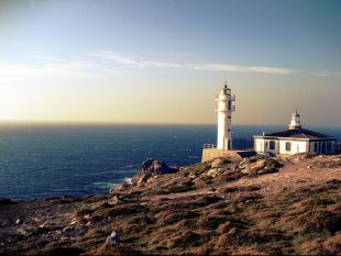 Zona do faro de Cabo Touri&ntilde;&aacute;n, o punto m&aacute;is occidental de Galiza