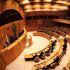 M&aacute;is castel&aacute;n no Parlamento "seguindo unha consigna" de partido