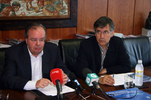 O Posgrao foi presentado en Vigo polo catedr&aacute;tico de Econ&oacute;micas, Manuel Varela, e o xerente da Cooperativa de Armadores, Xos&eacute; Antonio P&eacute;rez-Llanos