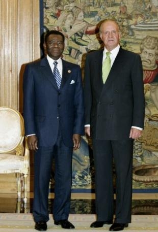 Obiang, co xefe do Estado Espa&ntilde;ol, Juan Carlos de Borb&oacute;n