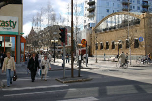 D&uacute;as imaxes da cidade e o porto de Lulea