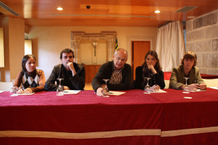 De esquerda a dereita, Patricia Casas, Alberto Ramos, Tucho Calvo, Iria L&oacute;pez Teixeiro e Pablo Garc&iacute;a Mart&iacute;nez