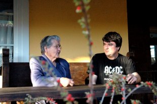 Unha imaxe da gravaci&oacute;n do disco: Xurxo Souto e a Se&ntilde;ora Carmen