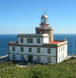 O exterior do Faro de Fisterra ser&aacute; o escenario do concerto. Se chove, trasladarase ao interior.