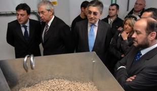 Fern&aacute;ndez Moreda, na foto entre Touri&ntilde;o e Varela, loita por controlar o aparato partidario coru&ntilde;&eacute;s