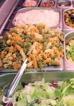 Pastas e ensaladas, base do men&uacute;