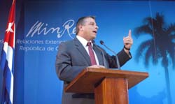 Felipe P&eacute;rez Roque, este m&eacute;rcores na Habana