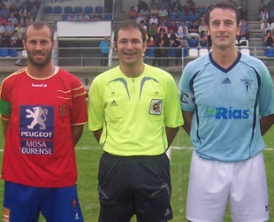 Xavier Rodr&iacute;guez antes de comezar un partido correspondente &aacute; terceira divisi&oacute;n