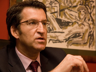 Feijoo asegura ter mellor relaci&oacute;n persoal con Quintana ca con Touri&ntilde;o