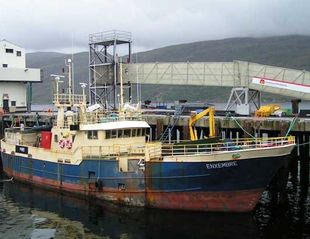 O 'Enxembre' retido no porto escoc&eacute;s de Ullapool / Foto: N. McVicar