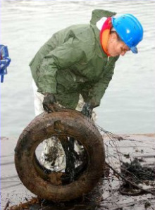 En anos anteriores, limparon nos portos de Ribeira, Camari&ntilde;as e A Coru&ntilde;a