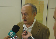 O voceiro do BNG, Francisco Rodr&iacute;guez, atende os medios, este martes en Madrid
