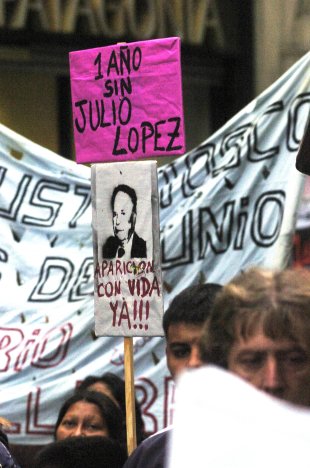 As pancartas durante a mobilizaci&oacute;n