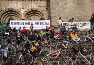 Acci&oacute;n da Rede Galega Anticapitalista, este s&aacute;bado en Compostela / Imaxe: SLG