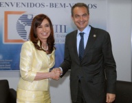 Cristina Fern&aacute;ndez e Rodr&iacute;guez Zapatero, no Cumio Iberoam&eacute;ricano de 2008 en El Salvador