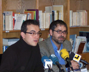 &Aacute; dereita, Paul Bilbao, acompa&ntilde;ado de Carlos Call&oacute;n, presidente d'A Mesa