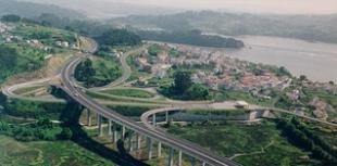 It&iacute;nere, a propietaria da Autoestrada do Atl&aacute;ntico, est&aacute; participada nun 27,4% por Sacyr e nun 62% por Citigroup.