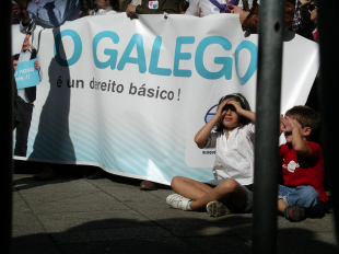A manifestaci&oacute;n tam&eacute;n foi un &eacute;xito polos moitos cativos e xente nova que participou / Foto: F.A.