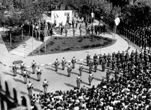 Inauguraci&oacute;n da estatua de Mill&aacute;n Astray, en 1970