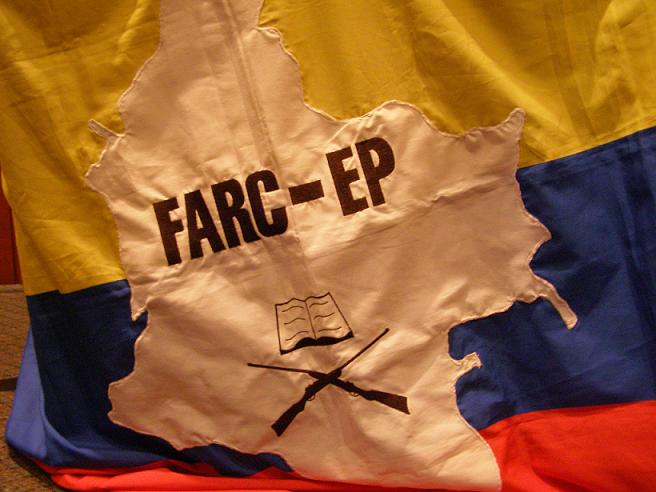 Bandeira das FARC-EP. Foto &copy; Xurxo Mart&iacute;nez Crespo