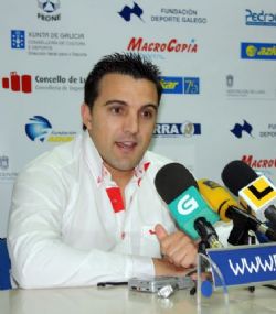 Bruno Garc&iacute;a, na rolda de prensa en que se anunciou a s&uacute;a renovaci&oacute;n