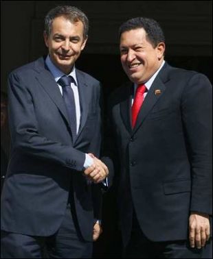 Ch&aacute;vez mantivo unha xuntanza con Zapatero antes de visitar ao rei espa&ntilde;ol