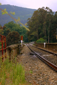 V&iacute;a do tren, en Redondela (Imaxe: Luis Alves)
