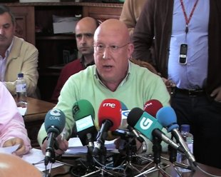 Manuel Eladio Fern&aacute;ndez (PSdeG) facilitou o cambio de poder