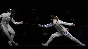 A italiana Vezzali durante a s&uacute;a competici&oacute;n