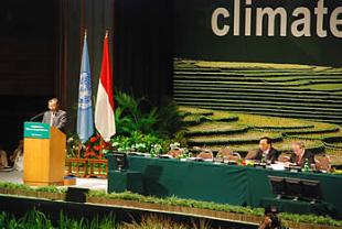 Participan 192 pa&iacute;ses, que debater&aacute;n sobre a reduci&oacute;n das emisi&oacute;ns de CO2