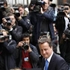 Cameron agradece a disposici&oacute;n de Clegg e proponlle unha "grande oferta aberta"