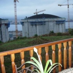 Imaxe de Reganosa dende unha casa de Mugardos, propiedade da empresa / Foto: Comit&eacute; Cidad&aacute;n de Emerxencia