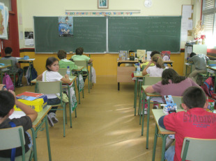 Lorenzo adianta que, no caso de haber problemas cos libros de texto, poder&iacute;a aplicarse unha moratoria para este particular dun ou dous cursos