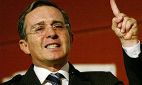 Uribe, que non acudiu ao cumio, est&aacute; a negociar cos EUA a consolidaci&oacute;n de bases militares estadounidenses en chan colombiano