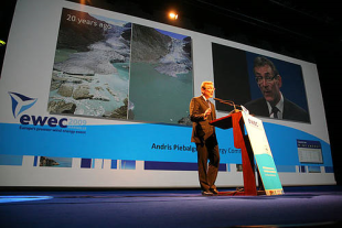 Andris Pielbags, comisario europeo de Enerx&iacute;a, durante a conferencia da Asociaci&oacute;n E&oacute;lica Europea / Imaxe: EWEA