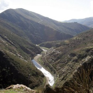 O R&iacute;o Navia xa soporta tres encoros e catro pr&eacute;sas hidroel&eacute;ctricas