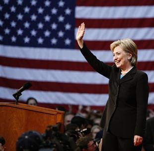 Clinton despediuse este s&aacute;bado, arropada por centos de simpatizantes