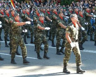 A ministra de Defensa defendeu a ampliaci&oacute;n da franxa de seguridade