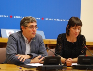 Carlos Aymerich e Ana Pont&oacute;n durante a rolda de prensa