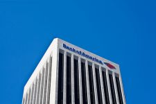O teito do predio do Bank of America, n'Os &Aacute;nxeles / Flicrk: thecornballer