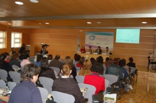 A presentaci&oacute;n da primeira xornada, con Marta Souto, &Aacute;nxela Bugallo e Santiago Dom&iacute;nguez