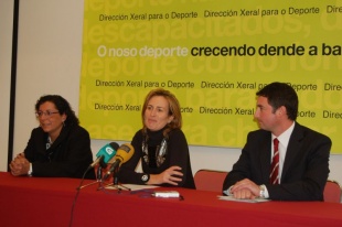 Imaxe da presentaci&oacute;n de Pili Neira, acompa&ntilde;ada de Marta Souto e Carlos Meana