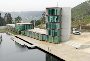 Imaxe do edificio central das novas instalaci&oacute;ns