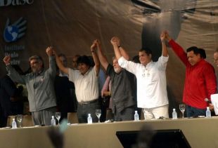 Despois das intervenci&oacute;ns, os cinco presidentes latinoamericanos