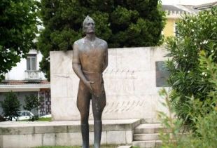 Estatua de Mill&aacute;n Astray, que a&iacute;nda est&aacute; na Coru&ntilde;a