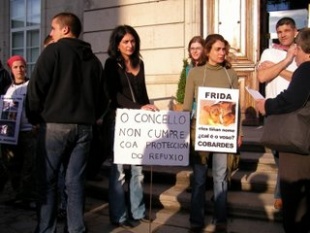 Durante a concentraci&oacute;n, diante do Concello de Ponteareas