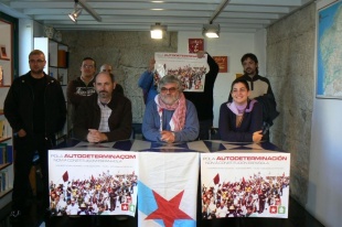 Imaxe da presentaci&oacute;n de Causa Galiza en Vigo. De esquerda a dereita, Pedro Alonso, Lu&iacute;s Gon&ccedil;alves Blasco "Foz" e Loreto Fern&aacute;ndez